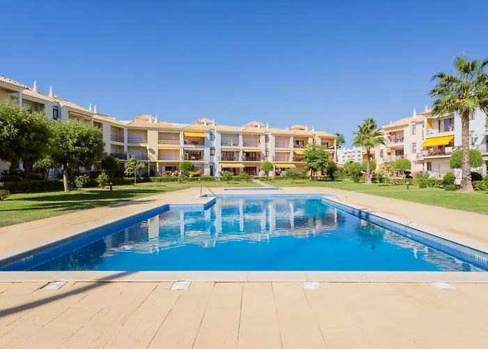 Serene Apartment W/ Balcony And Pool By Lovelystay