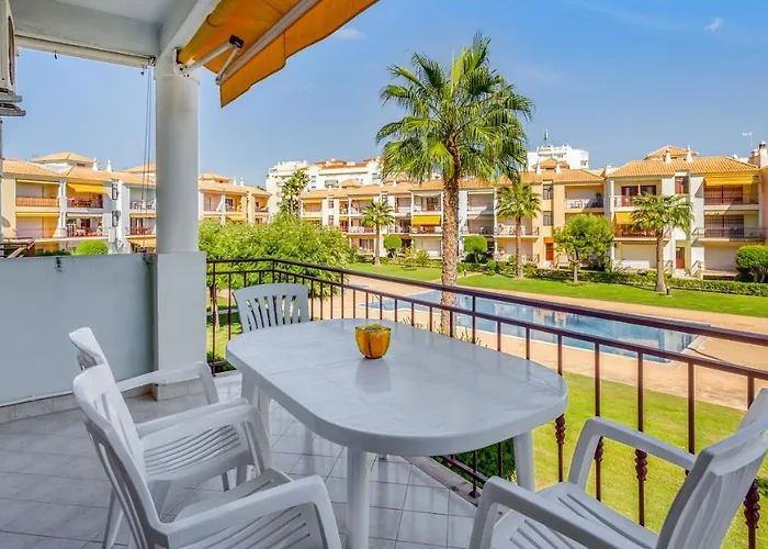 Serene Apartment W/ Balcony And Pool By Lovelystay