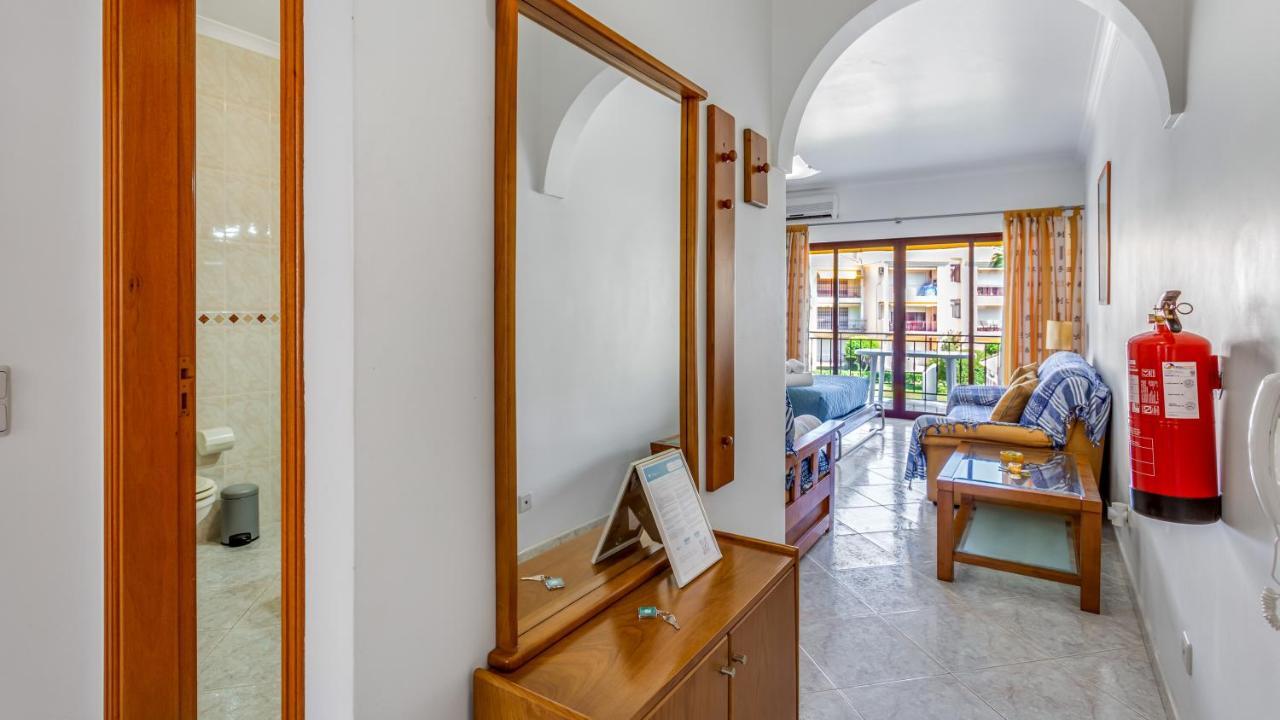 Serene W/ Balcony And Pool By Lovelystay Apartment Quarteira