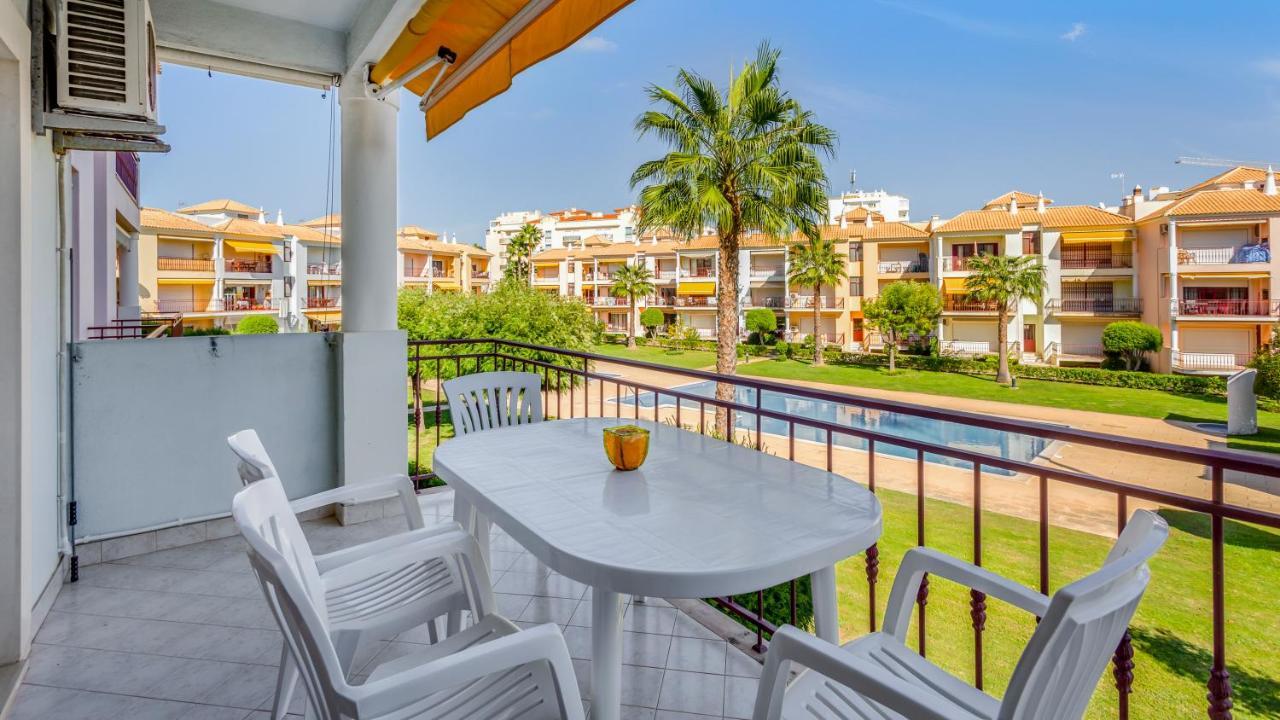 Serene W/ Balcony And Pool By Lovelystay Apartment Quarteira