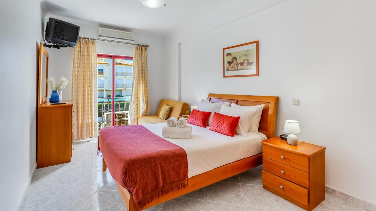 Serene W/ Balcony And Pool By Lovelystay Apartment *
